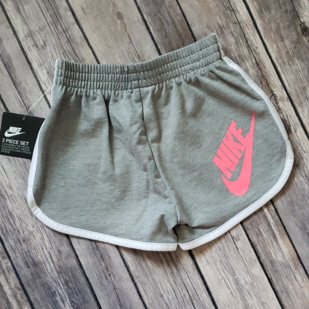 *2T ONLY*Nike Toddler Girl Futura Tee & Shorts Set - Picture 6 of 8